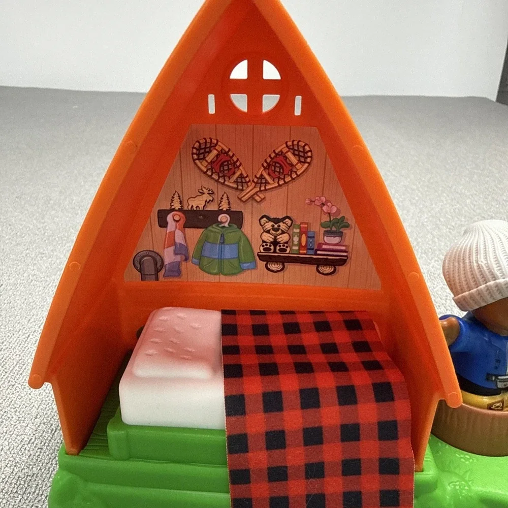 Fisher Price Little People A-Frame Cabin Lighted Campfire & Sounds, 2021